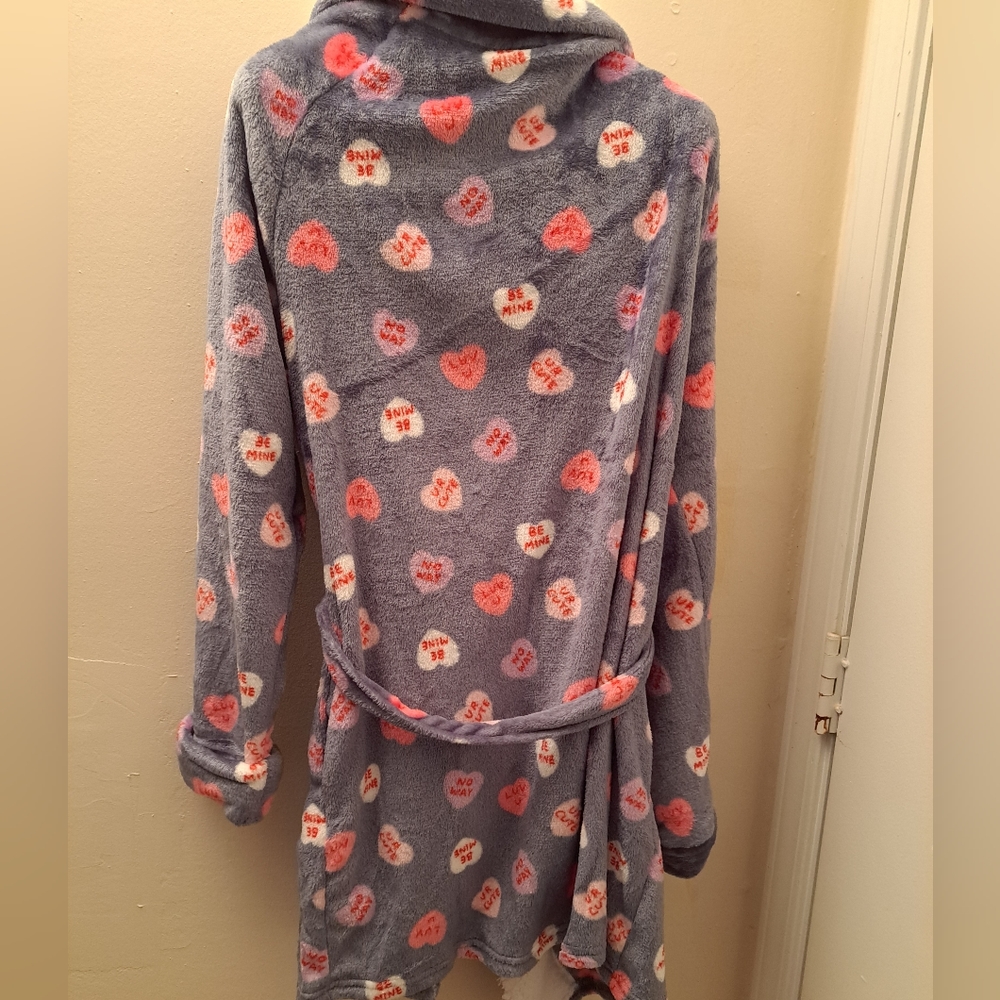 ROBE - Picture 2 of 5